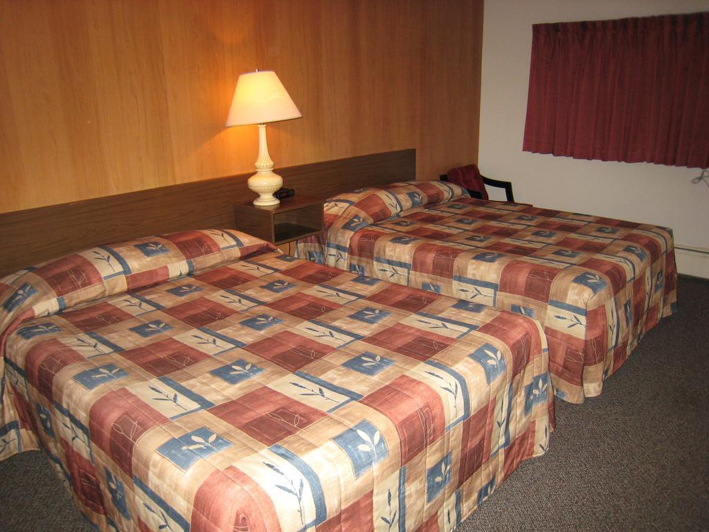 Downtowner Motor Inn Creston Phòng bức ảnh