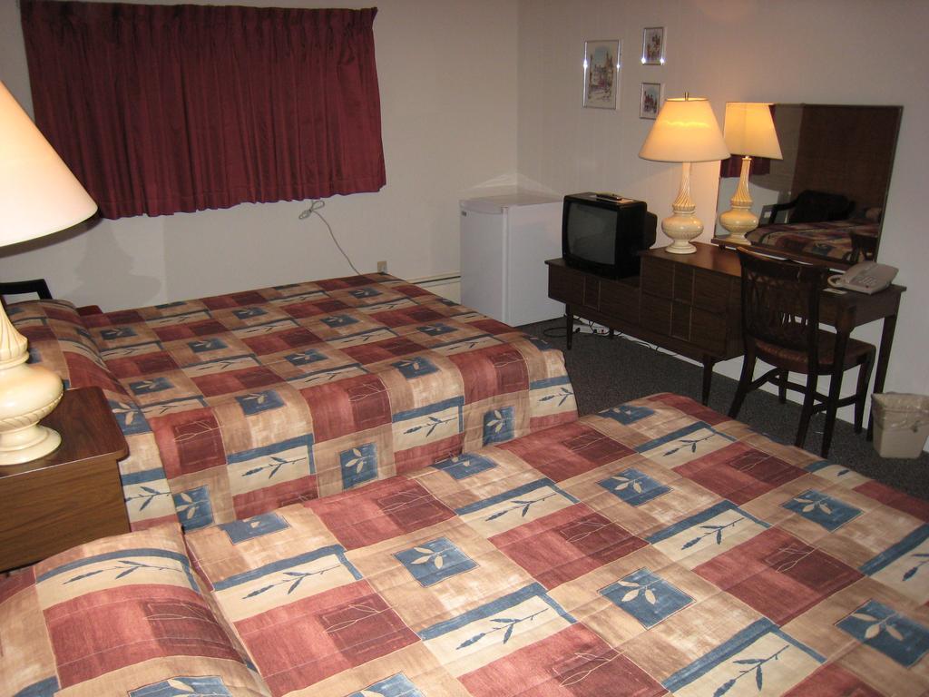 Downtowner Motor Inn Creston Phòng bức ảnh